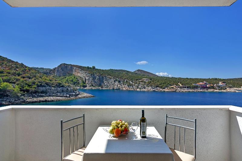 Studio with Terrace and Sea View image 2