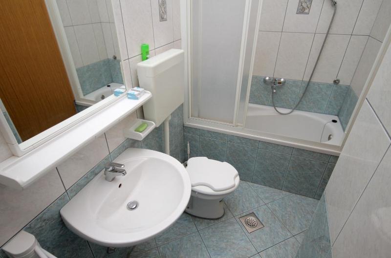 Apartments and rooms with WiFi Senj - 5560 - image 9