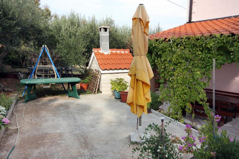 Apartments by the sea Splitska Brac - 5664 - image 33