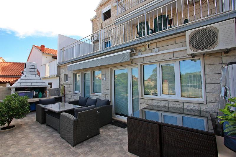 Apartments with WiFi Supetar Brac - 5665 - image 3