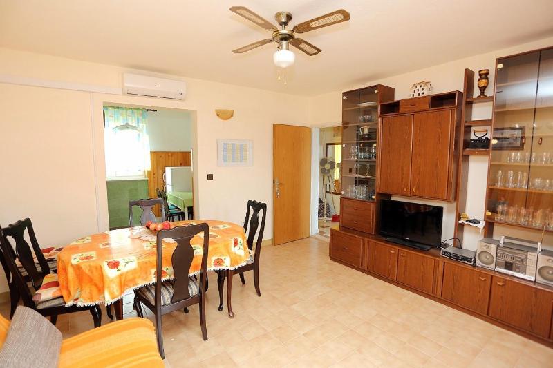 Apartments with parking space Supetar Brac - 5612 - image 8