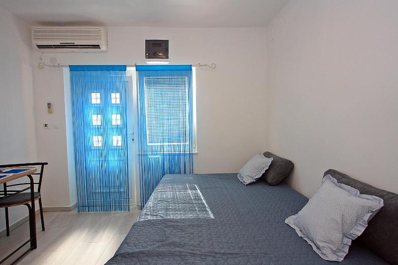 Apartments with WiFi Supetar Brac - 5665 - image 20