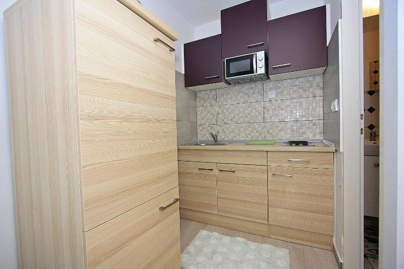 Apartments with WiFi Supetar Brac - 5665 - image 9