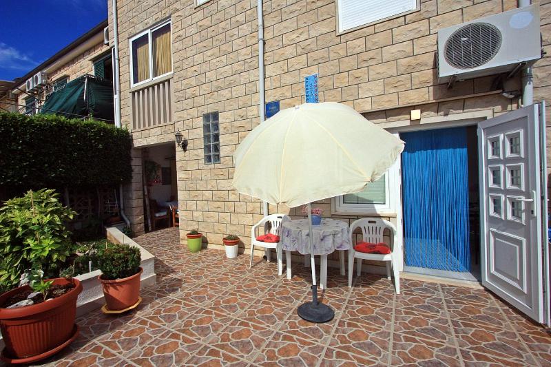Apartments with WiFi Supetar Brac - 5665 - image 11