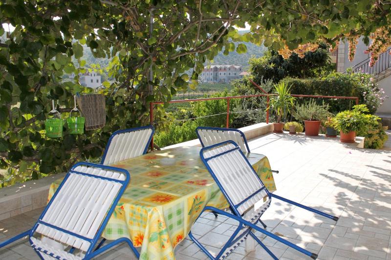 One-Bedroom Apartment with Terrace image 4