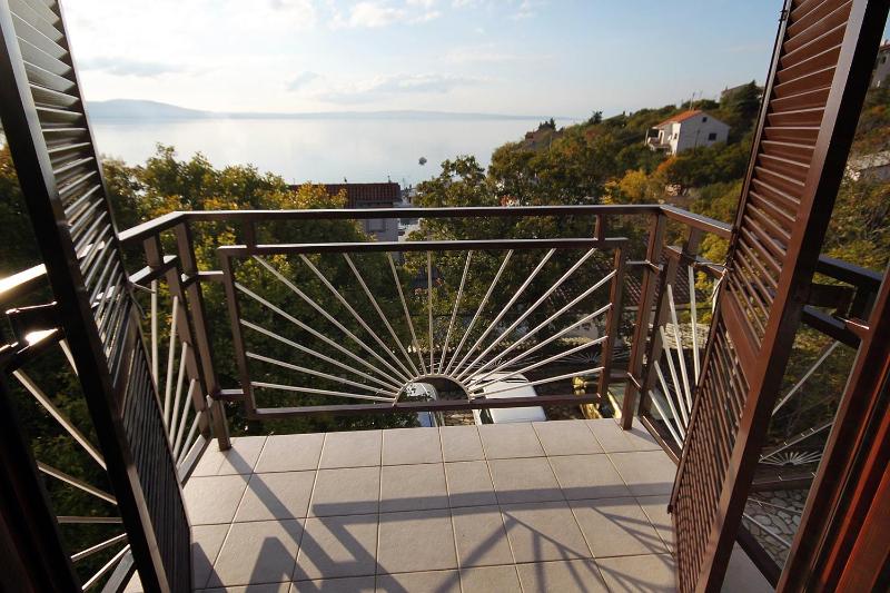 Two-Bedroom Apartment with Terrace and Sea View image 4