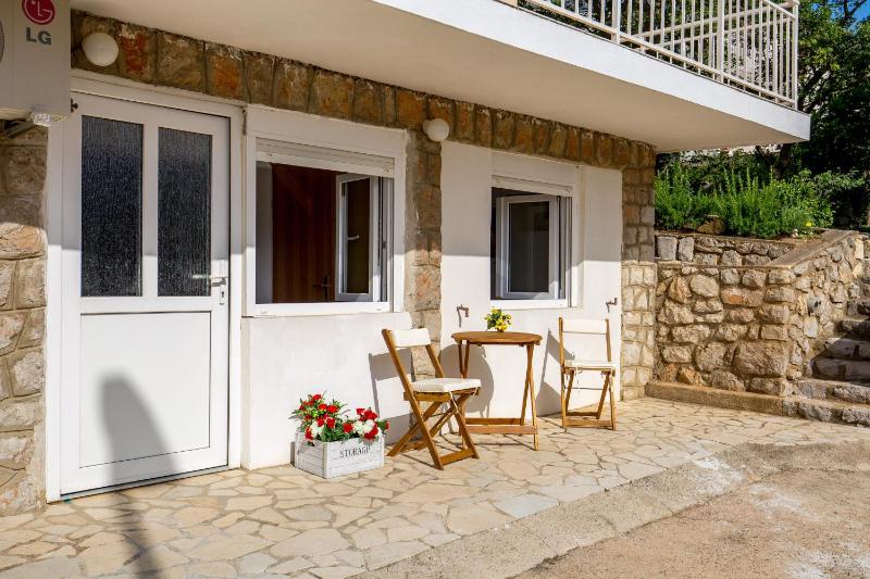 Two-Bedroom Apartment with Terrace image 2
