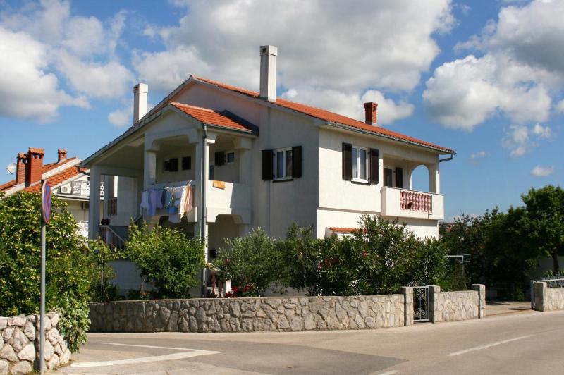 Apartments with parking space Krk - 5364 - image 1