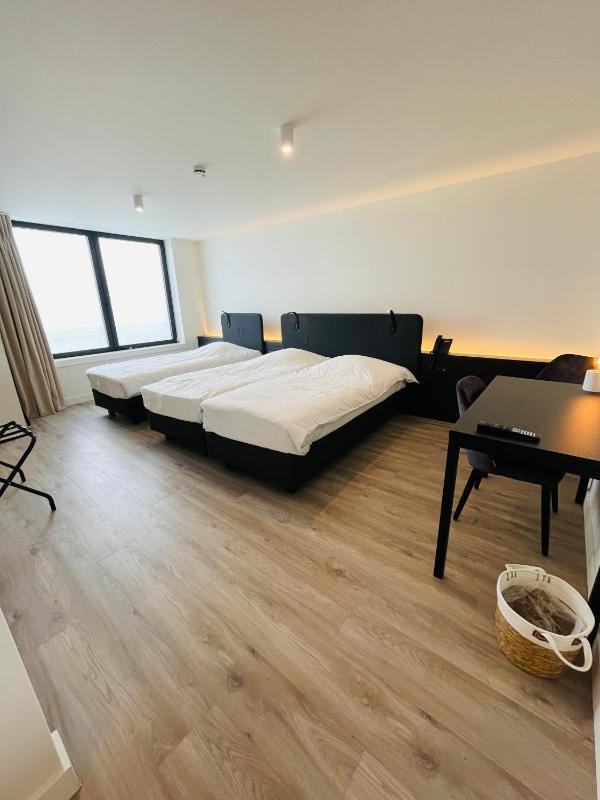 Comfort Triple Room image 1