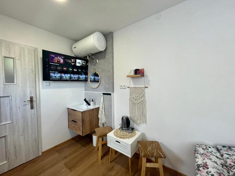 Mobile Home image 3