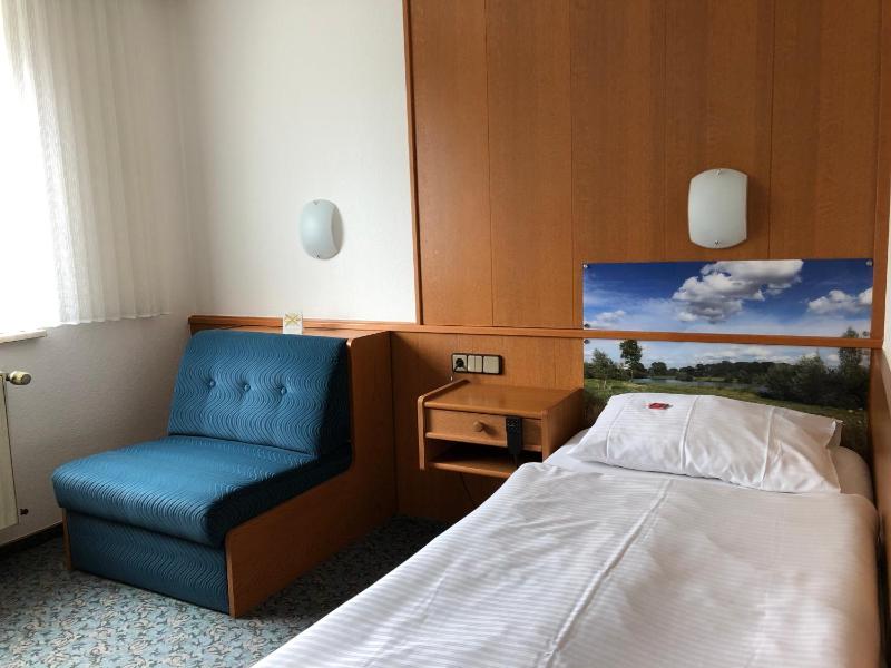 Small Single Room image 1