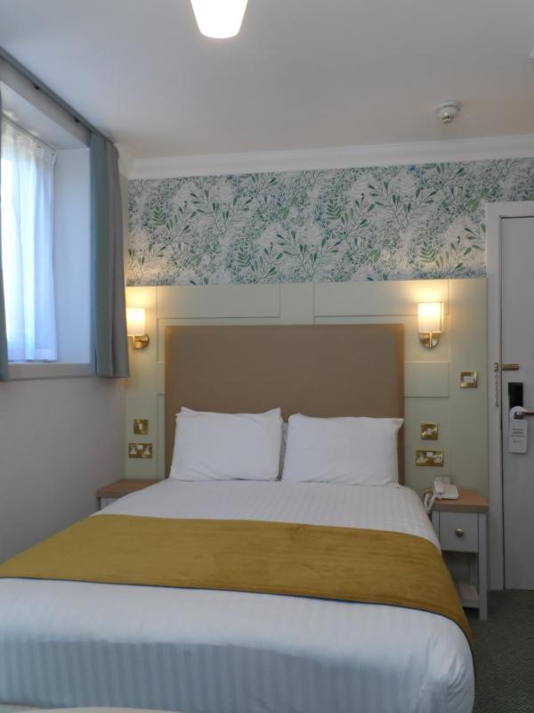 Standard Double Room image 1