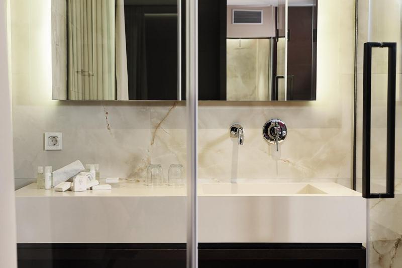 Deluxe Junior Suite image 3