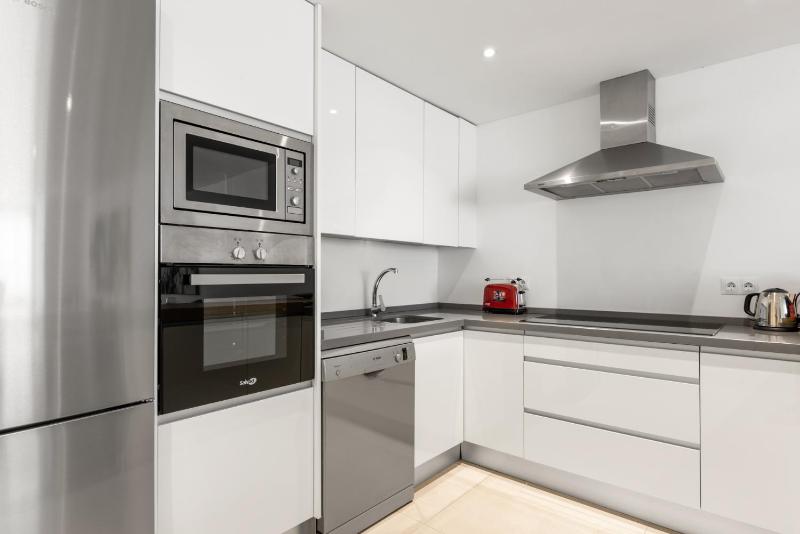 Large apartment in Playas del Duque - image 6