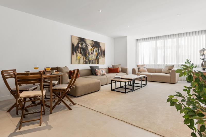 Large apartment in Playas del Duque - image 22