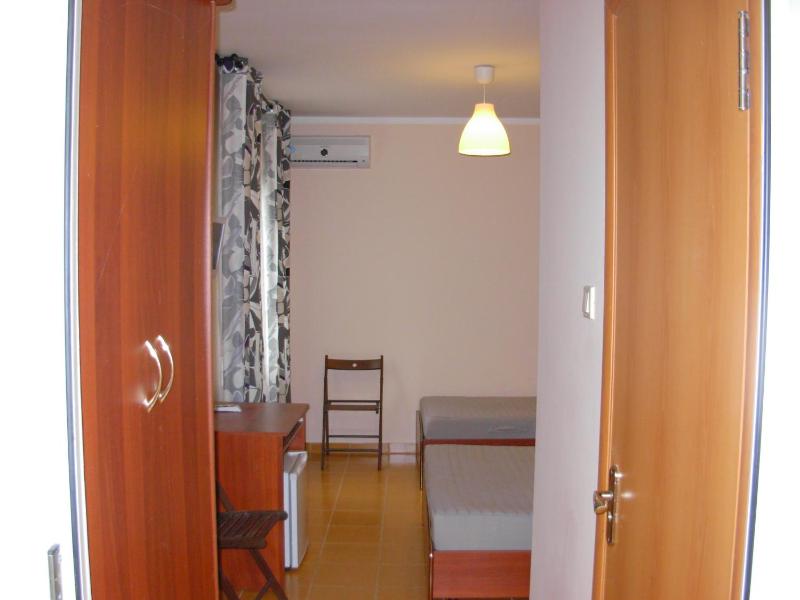 Standard Triple Room image 1