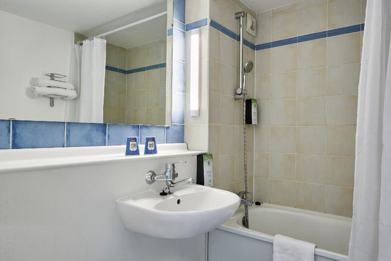 Double Room image 4