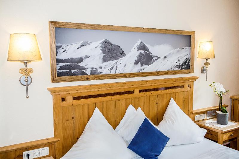 Comfort Double Room with Balcony image 4