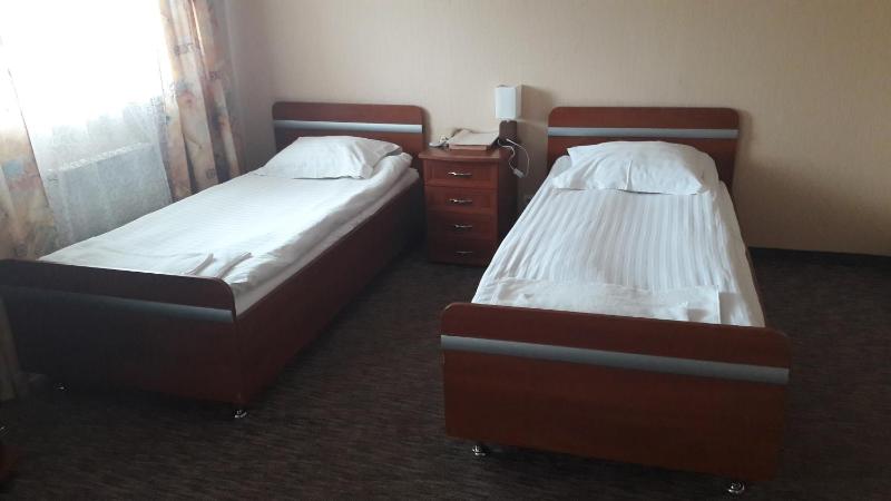 Twin Room image 4