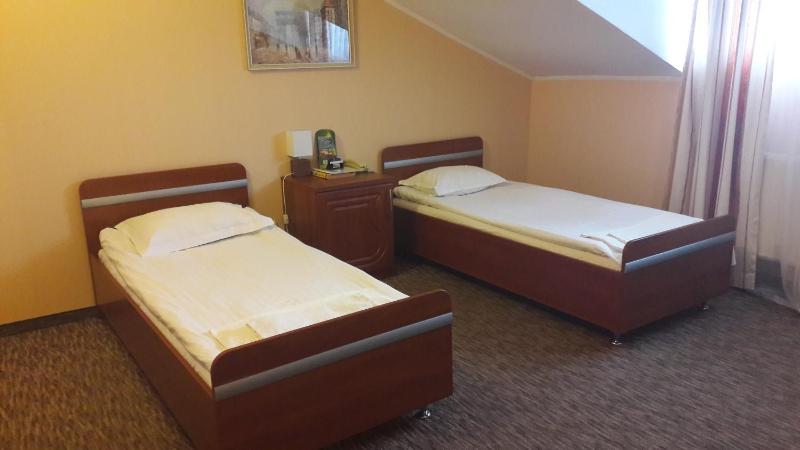 Twin Room image 1