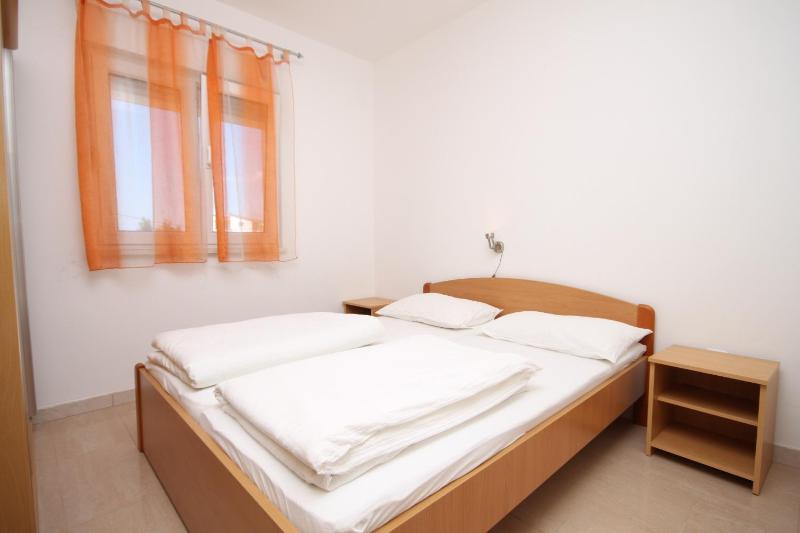 One-Bedroom Apartment with Terrace and Sea View image 1