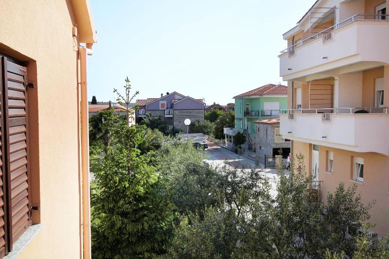 Studio with Balcony image 2