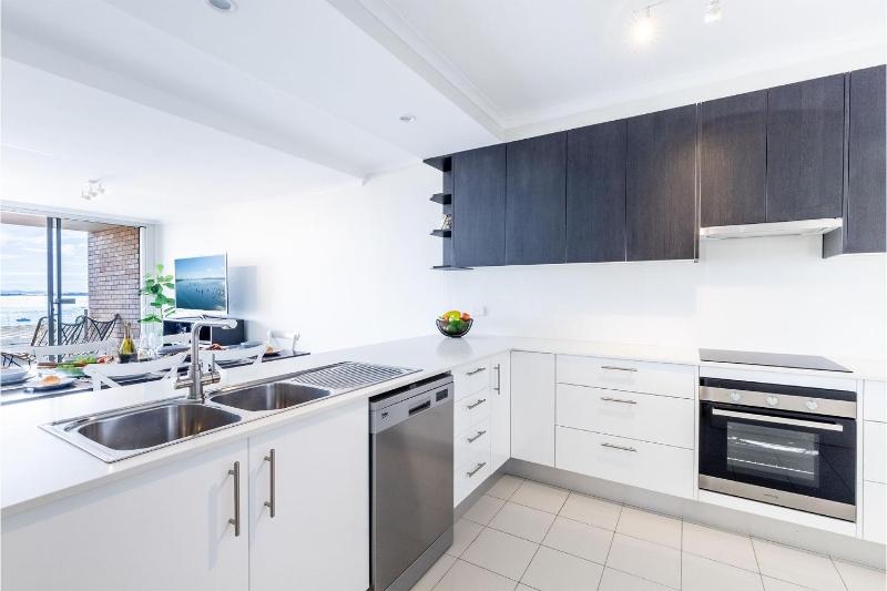 The Crest 7 6-8 Tomaree RD Stunning unit with Spectacular Water Views - image 6