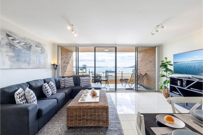 The Crest 7 6-8 Tomaree RD Stunning unit with Spectacular Water Views - image 16