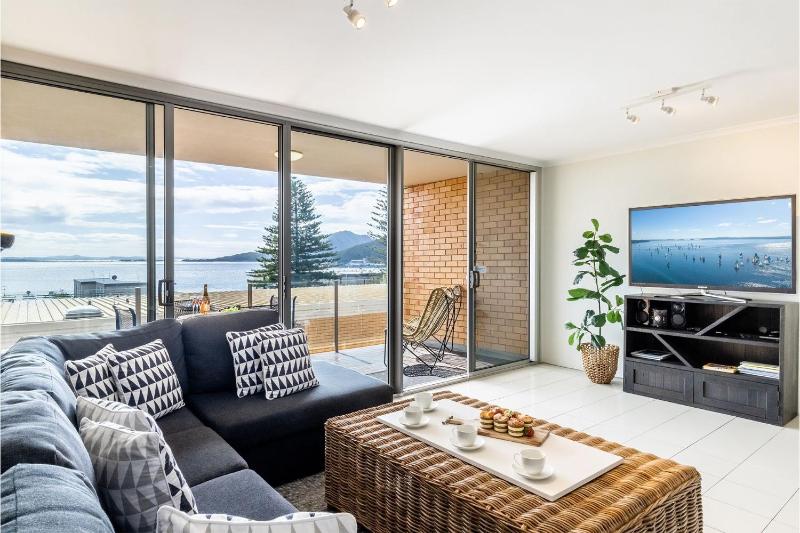 The Crest 7 6-8 Tomaree RD Stunning unit with Spectacular Water Views - image 11