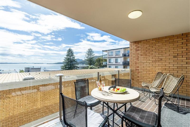 The Crest 7 6-8 Tomaree RD Stunning unit with Spectacular Water Views - image 17