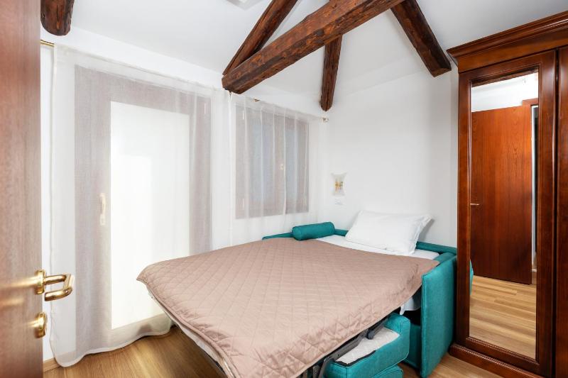 Classic Triple Room image 4