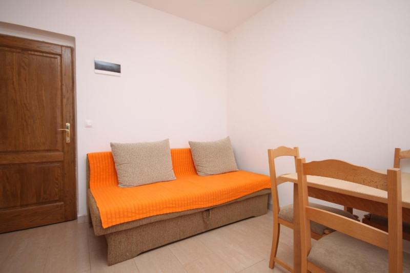 One-Bedroom Apartment with Terrace and Sea View image 4