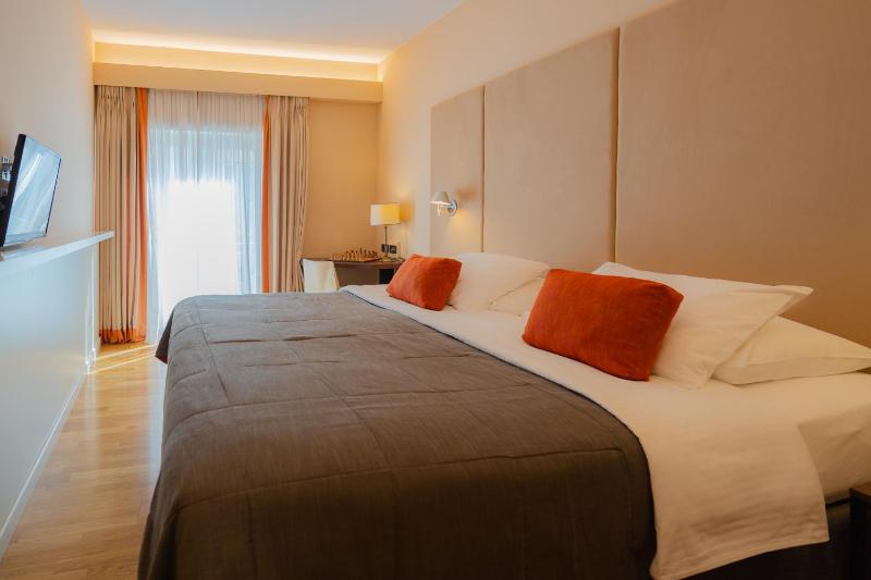 Superior Double or Twin Room image 4