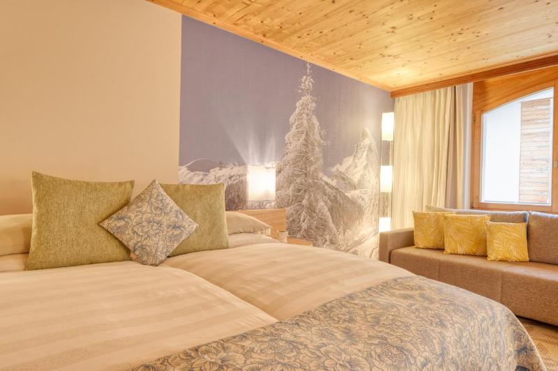 Deluxe Double Room image 3