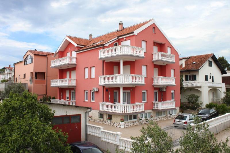 Apartments with a parking space Vodice - 6331 - image 1