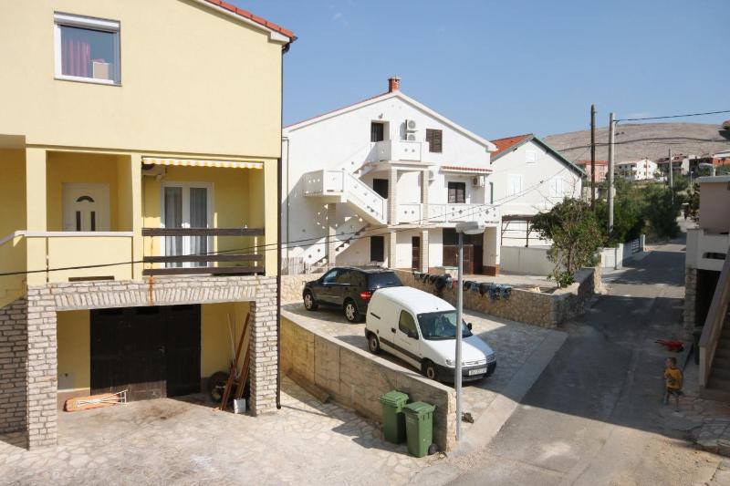 One-Bedroom Apartment with Terrace image 2
