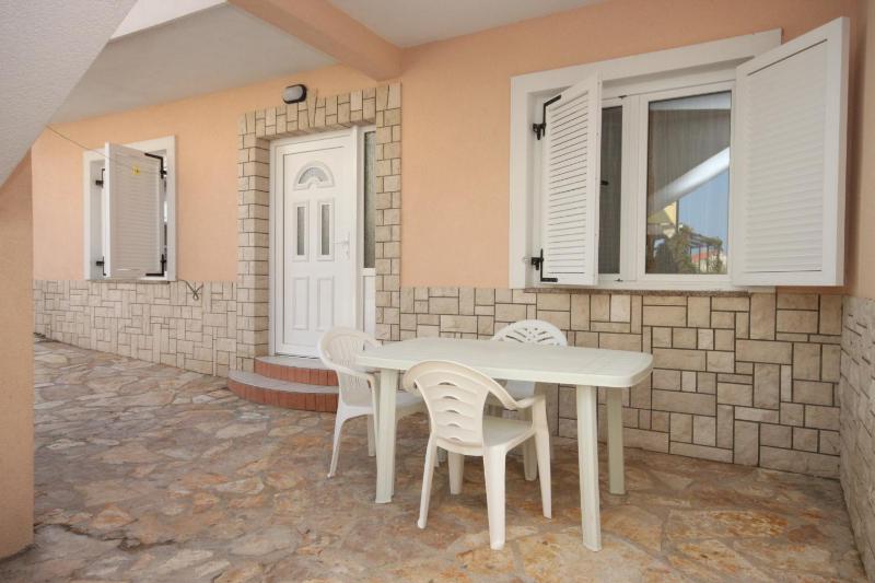 One-Bedroom Apartment with Terrace image 3