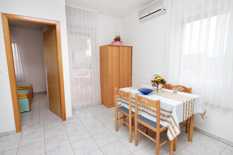 Apartments with a parking space Vodice - 6331 - image 28
