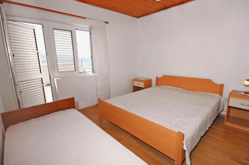 One-Bedroom Apartment with Terrace and Sea View image 1