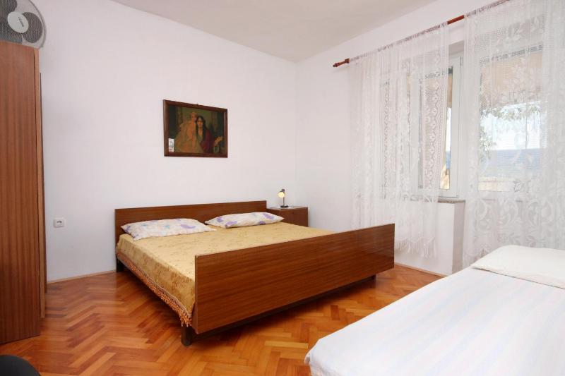 One-Bedroom Apartment image 1