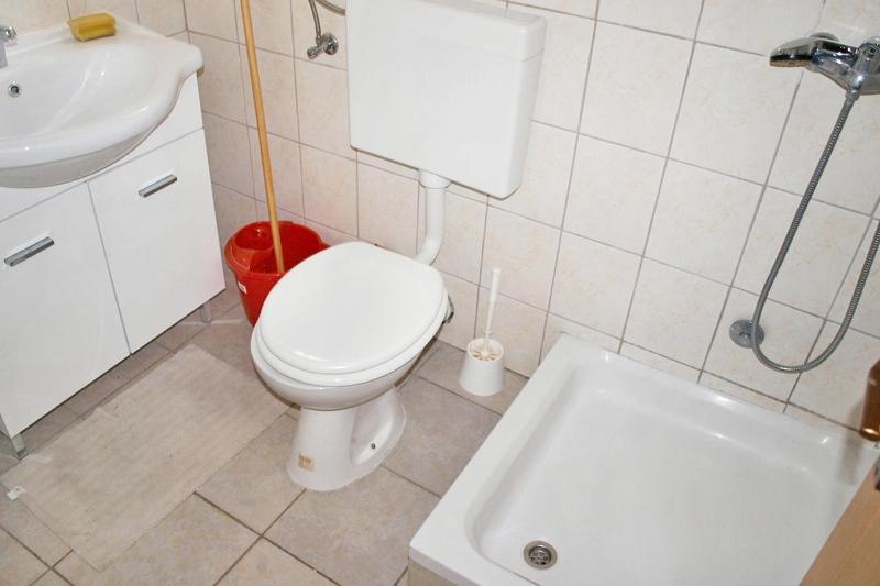 One-Bedroom Apartment image 4