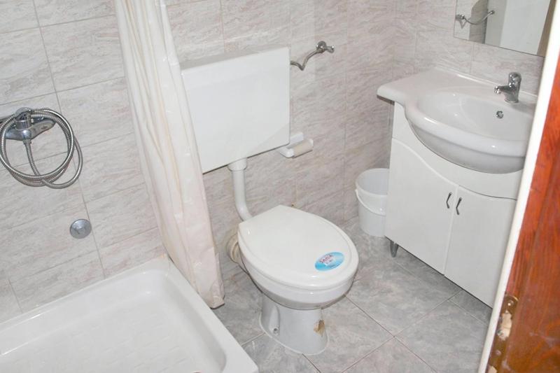 One-Bedroom Apartment image 3