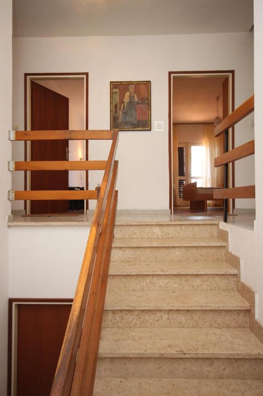 Three-Bedroom Apartment with Balcony and Sea View image 2