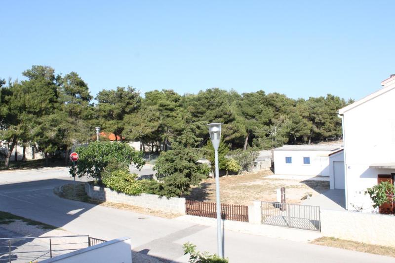One-Bedroom Apartment with Terrace image 3