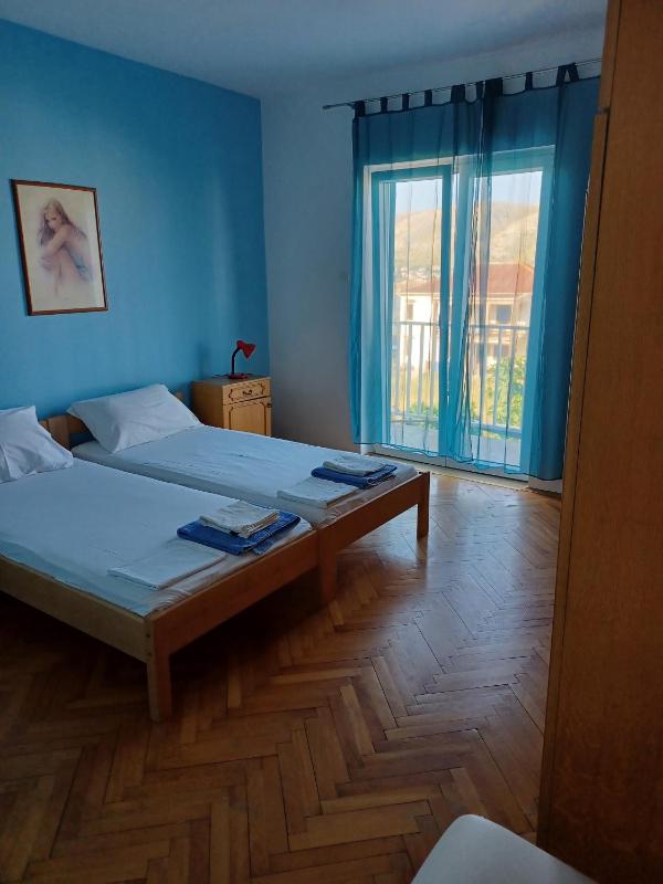 Apartment with Terrace and Sea View image 1