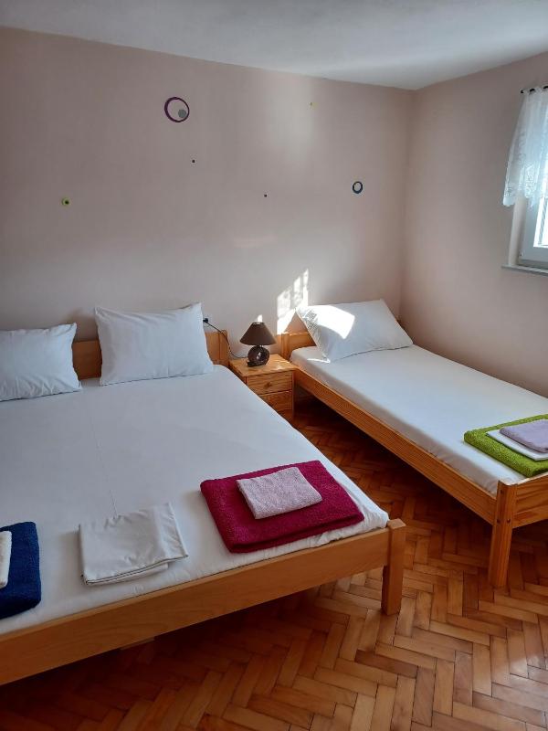 One-Bedroom Apartment with Terrace and Sea View image 1