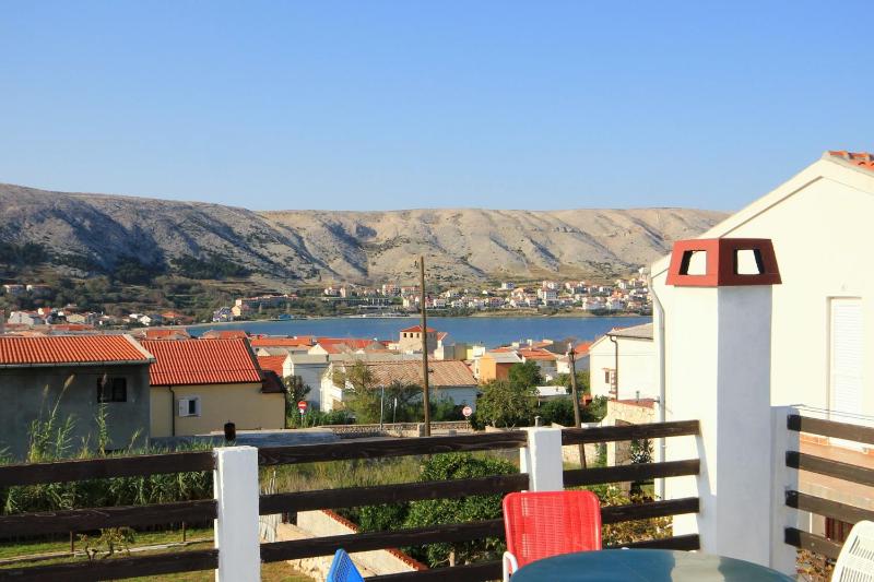 One-Bedroom Apartment with Terrace and Sea View image 2