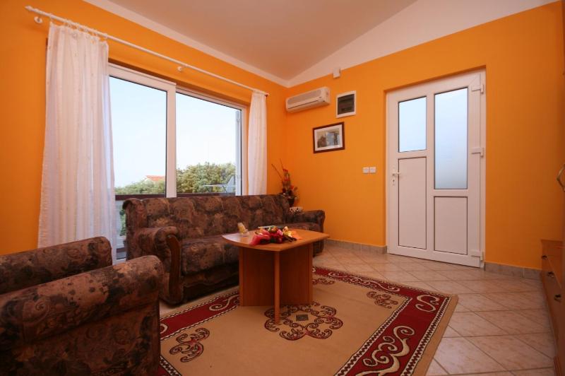 Apartments by the sea Mandre Pag - 6416 - image 3