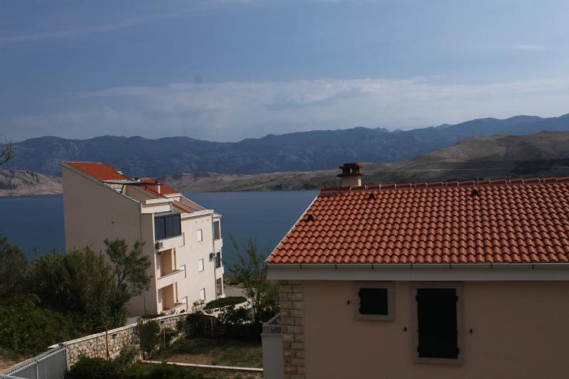 One-Bedroom Apartment with Terrace and Sea View image 3