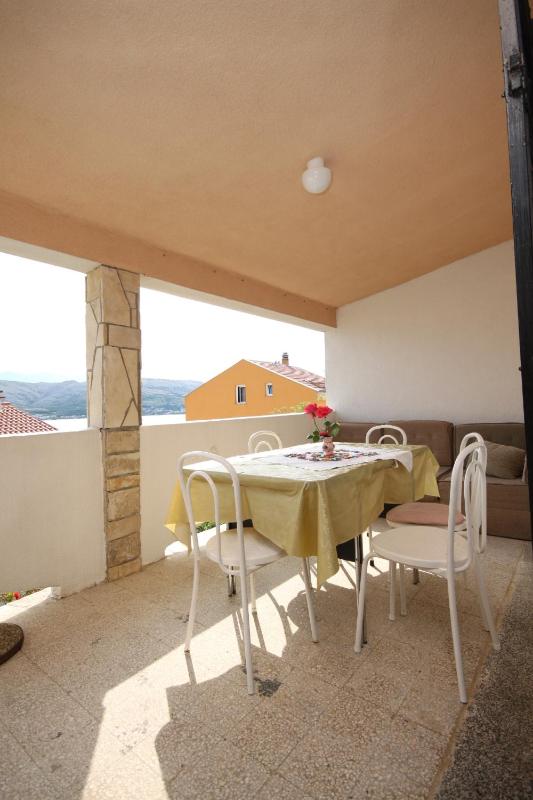 One-Bedroom Apartment with Terrace and Sea View image 4